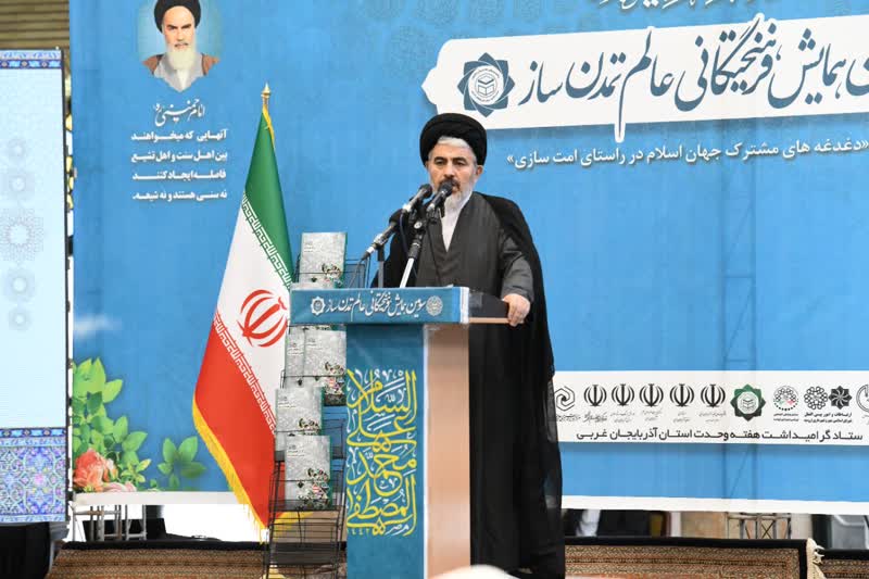 جنایات صهیونیست ها در غزه نتیجه عدم اتحاد و وحدت مسلمانان است