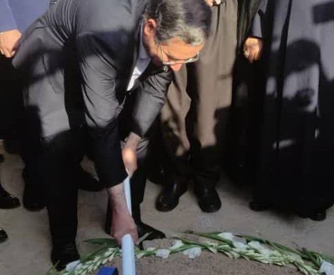 اولین هتل ۵ ستاره جنوب آذربایجان غربی در مهاباد کلنگ‌زنی شد/ سرمایه‌گذاری ۱۰۰۰‌میلیارد تومانی برای ساخت هتل ۵ ستاره در مهاباد