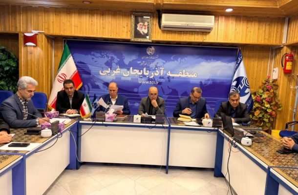تأکید مدیر مخابرات آذربایجان غربی بر اتمام فوری پروژه برگردان کابلها در مرکز رودکی ارومیه تأکید مدیر مخابرات آذربایجان غربی بر اتمام فوری پروژه برگردان کابلها در مرکز رودکی ارومیه